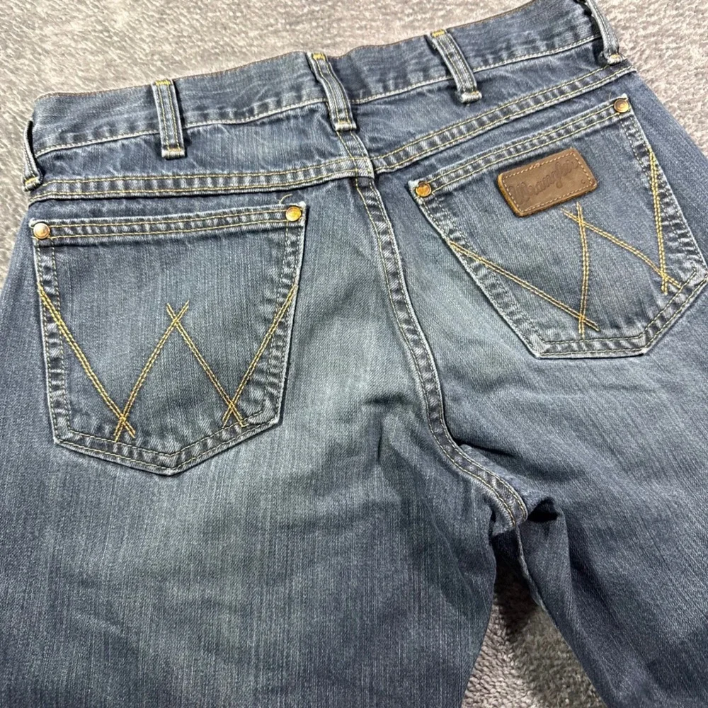 Wrangler Retro Relaxed Bootcut Jeans Mens 29x34 Blue Distressed WRT20WB Denim